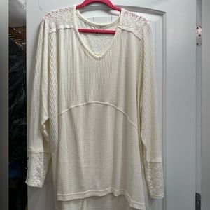Lightweight Sweater, never worn, no tags.